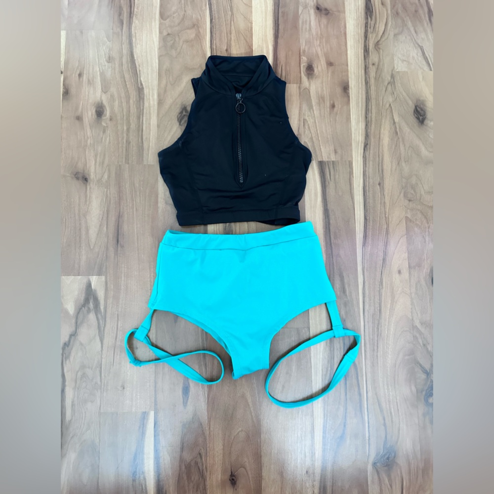 Danz n motion black dance top criss-cross back front zipper *Just the top*